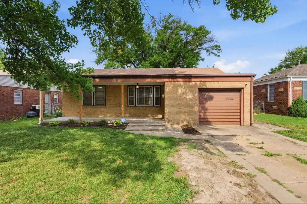 1651 S Windsor Wichita KS 67218