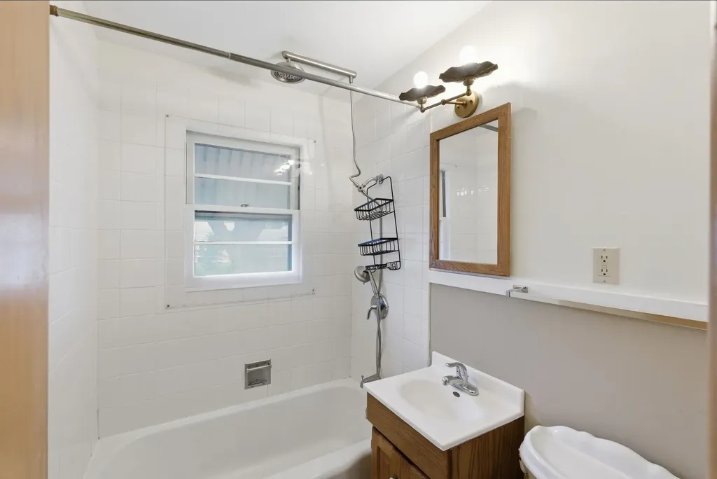 1651 S Windsor Wichita KS 67218