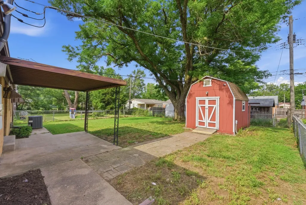 1651 S Windsor Wichita KS 67218