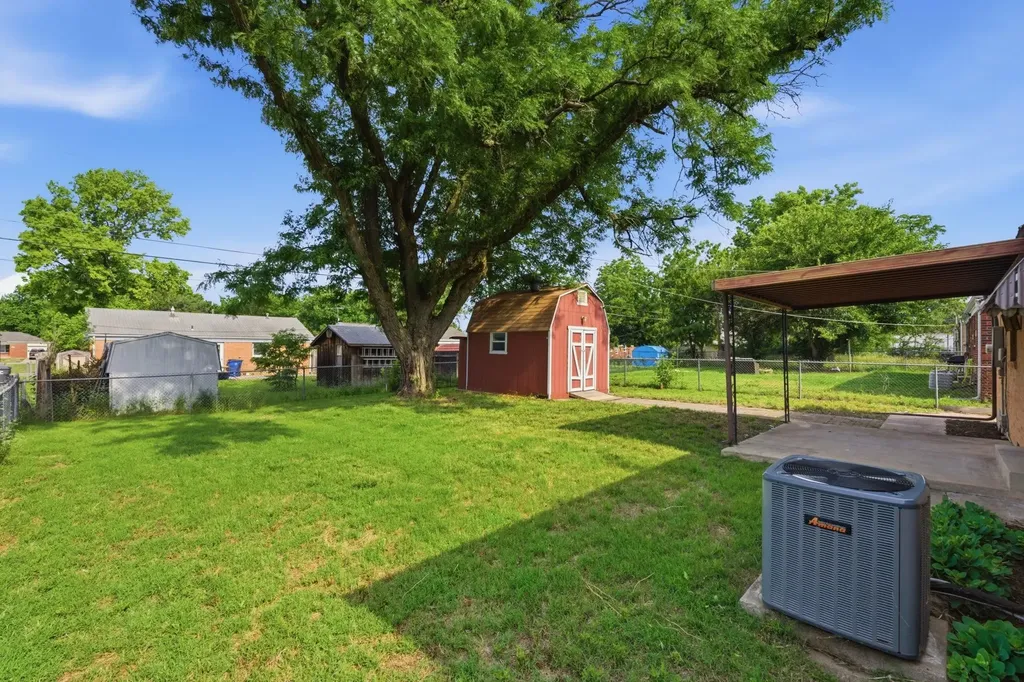 1651 S Windsor Wichita KS 67218