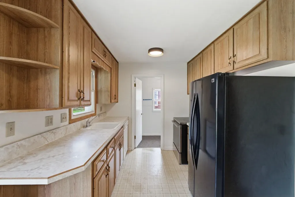 1651 S Windsor Wichita KS 67218