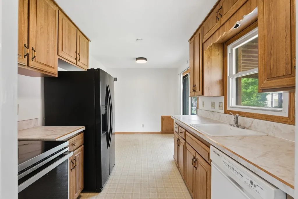 1651 S Windsor Wichita KS 67218