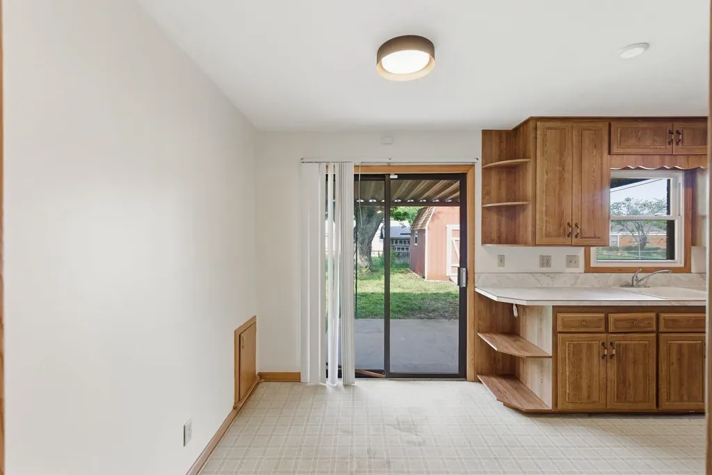1651 S Windsor Wichita KS 67218