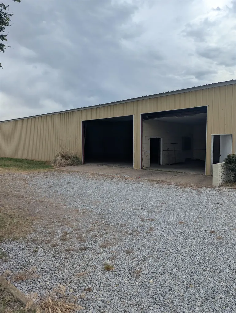 29705 W 21st N Garden Plain KS 67050