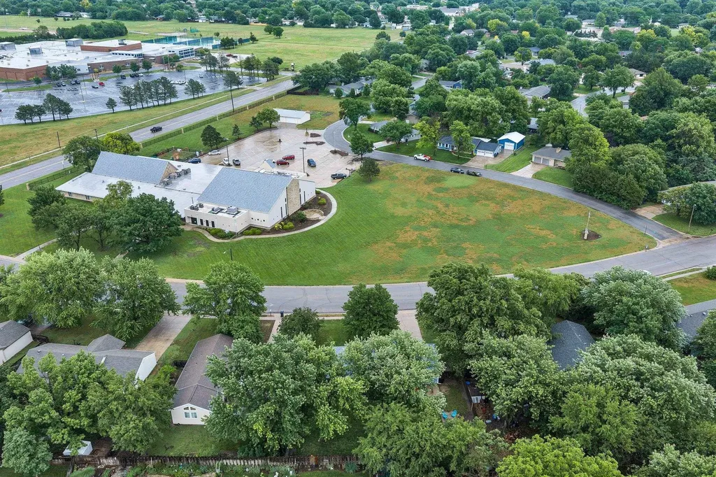 1209 Boyd Avenue Newton KS 67114