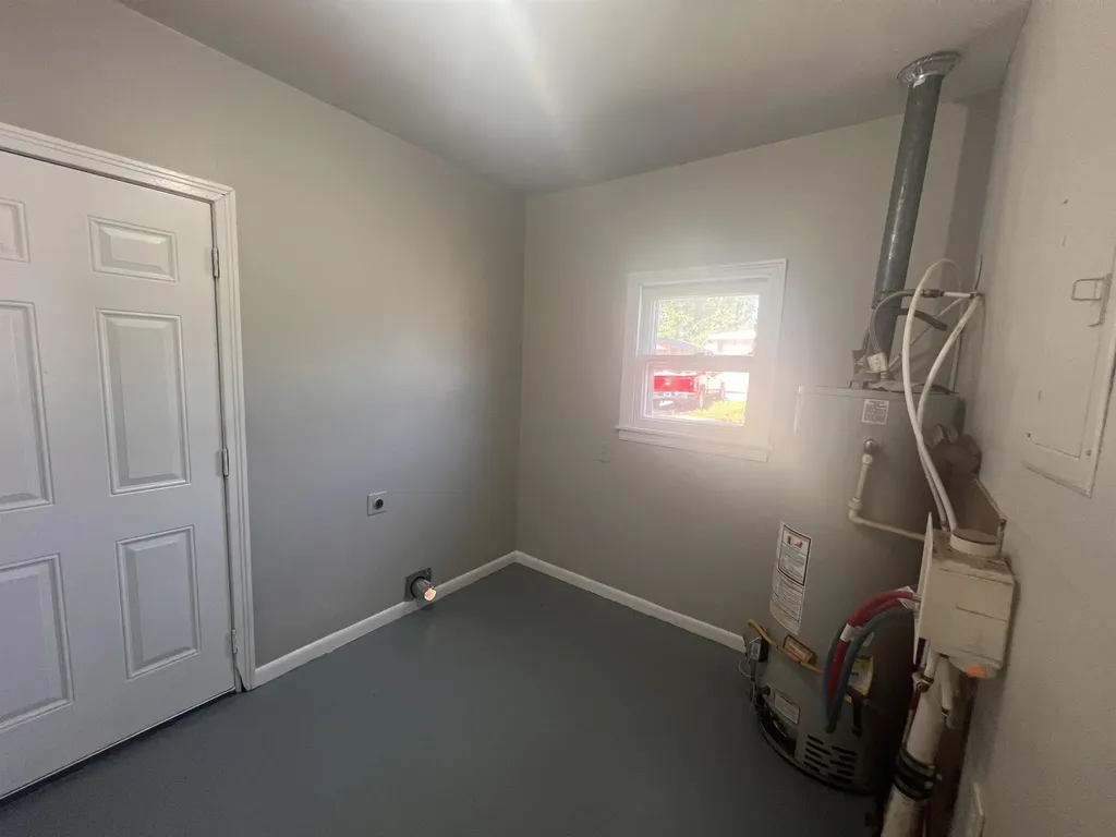 825 W 33rd N Wichita KS 67204