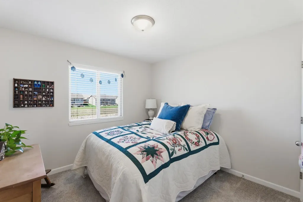 1709 N Thoroughbred Circle Wichita KS 67235