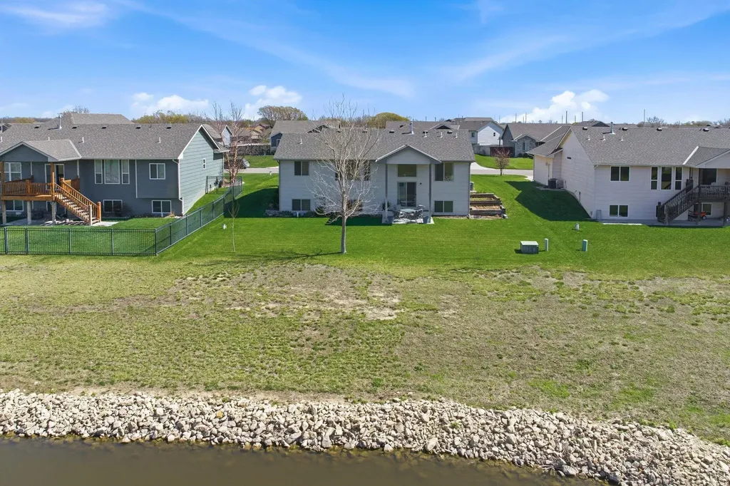 1709 N Thoroughbred Circle Wichita KS 67235