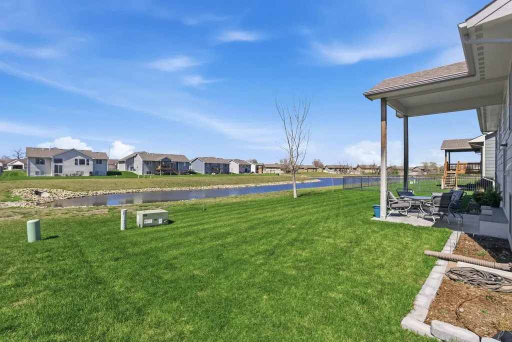 1709 N Thoroughbred Circle Wichita KS 67235