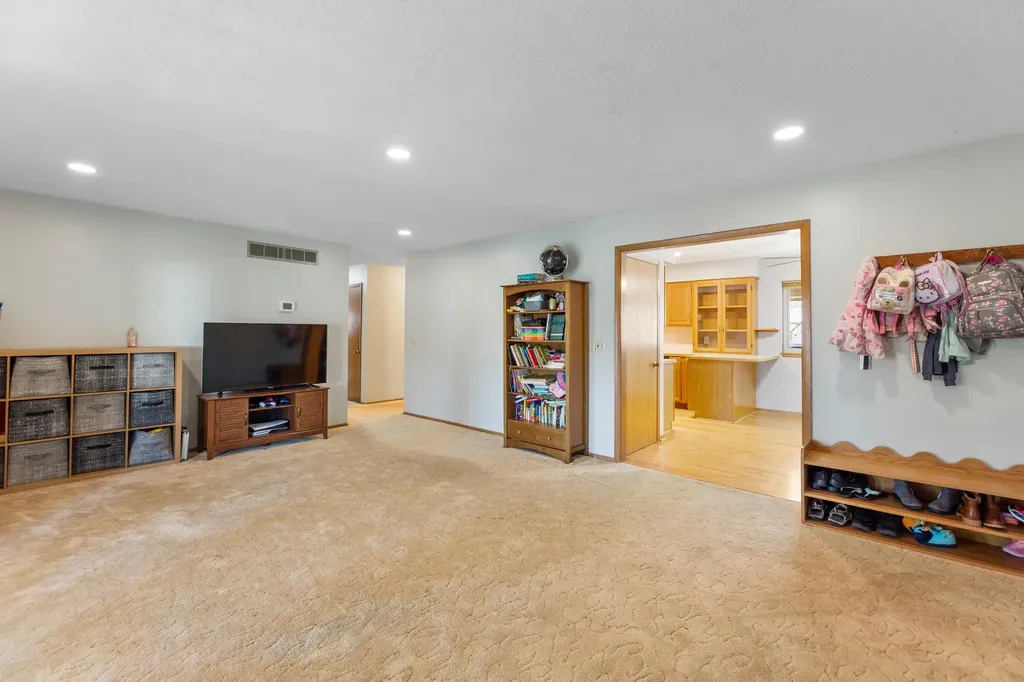 320 S 1st Avenue Clearwater KS 67026