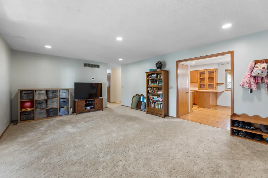 320 S 1st Avenue Clearwater KS 67026