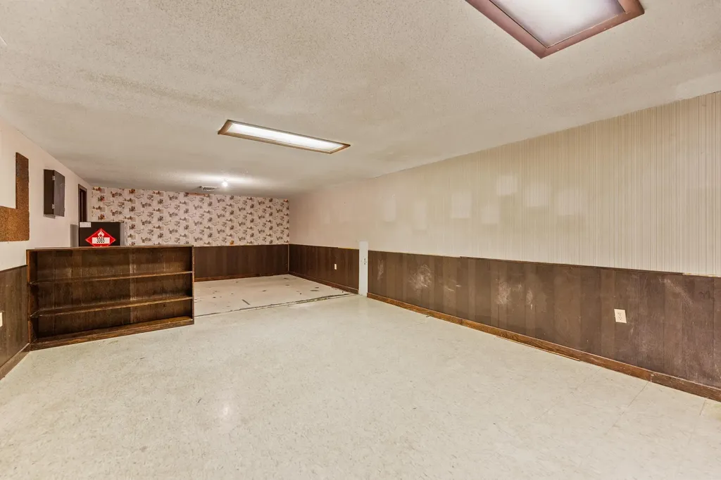 320 S 1st Avenue Clearwater KS 67026