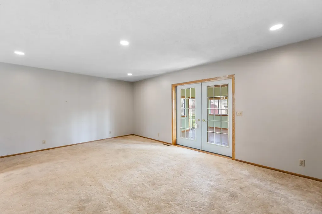 320 S 1st Avenue Clearwater KS 67026