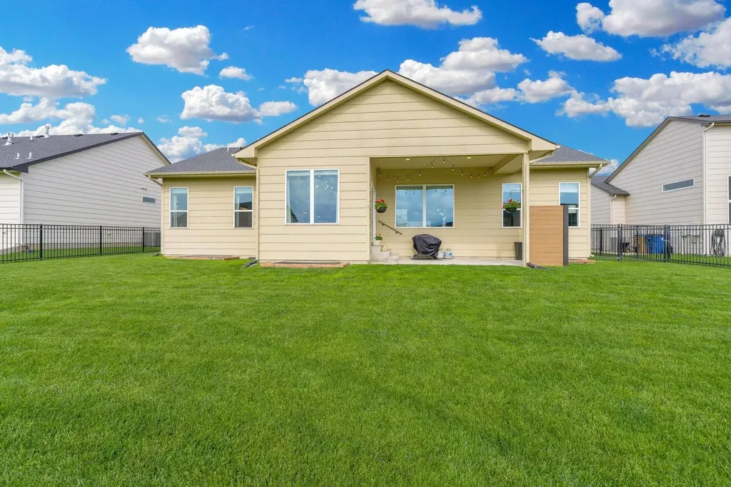 3140 N Pine Grove Circle Wichita KS 67205