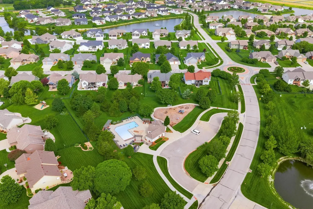 3140 N Pine Grove Circle Wichita KS 67205