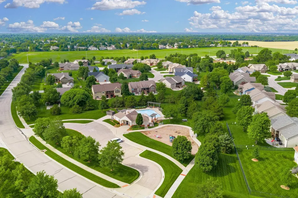 3140 N Pine Grove Circle Wichita KS 67205