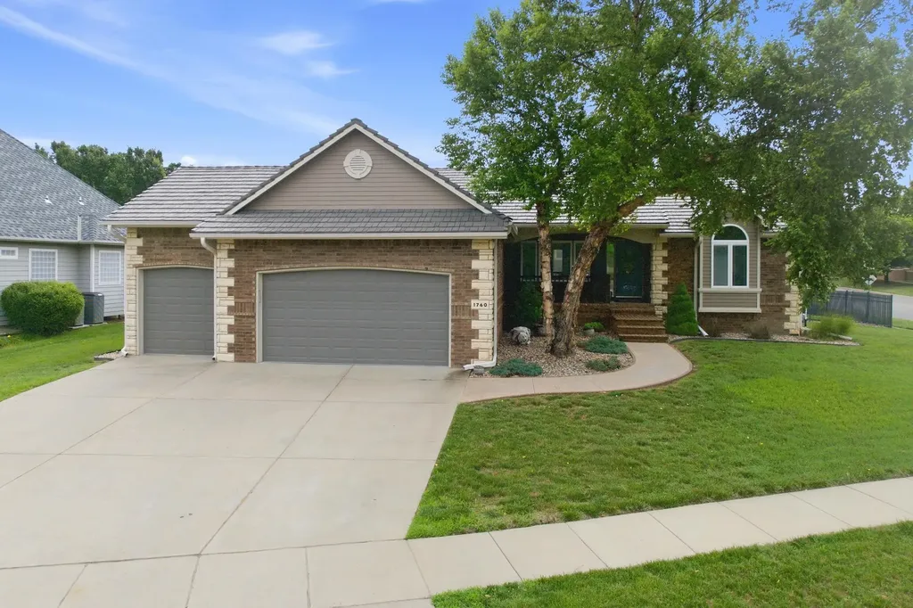 1760 E Tiara Pines Street Derby KS 67037