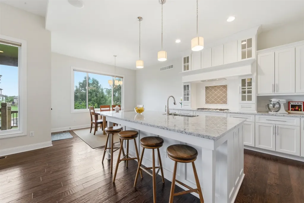 1813 N Wooddale Wichita KS 67230