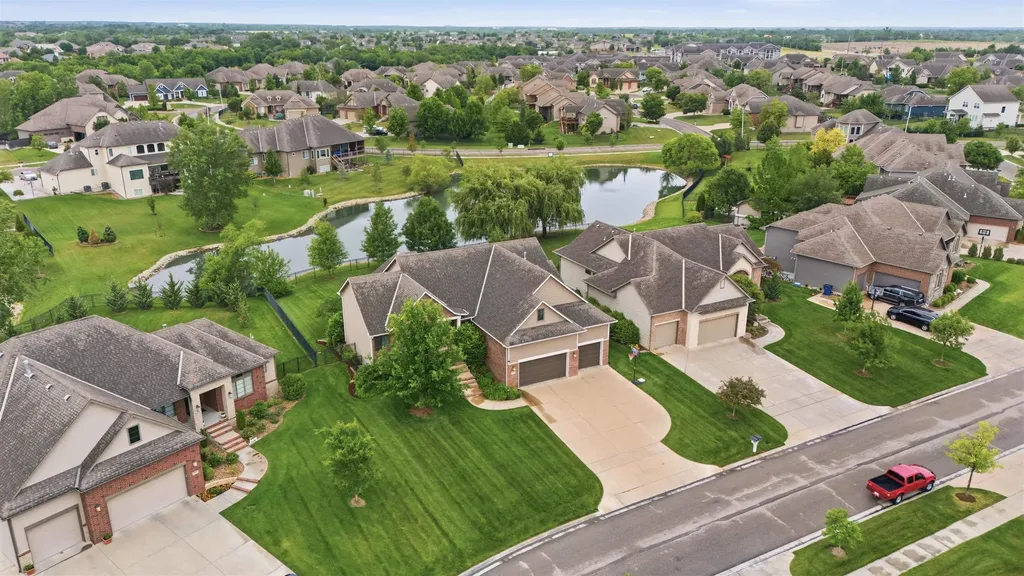 1813 N Wooddale Wichita KS 67230