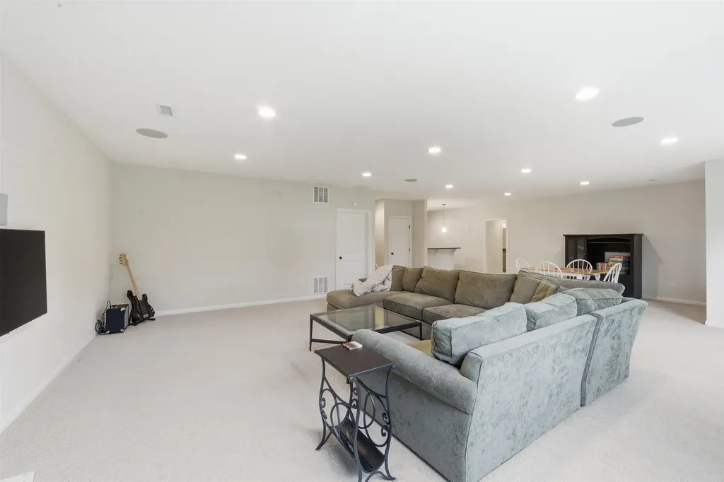 1813 N Wooddale Wichita KS 67230