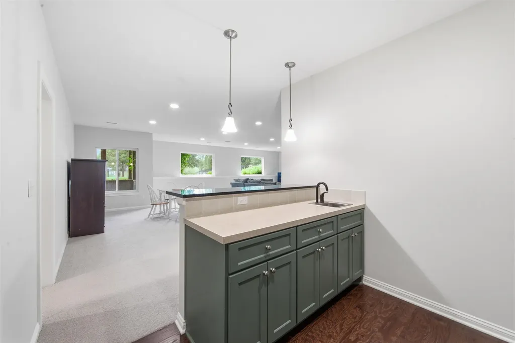 1813 N Wooddale Wichita KS 67230