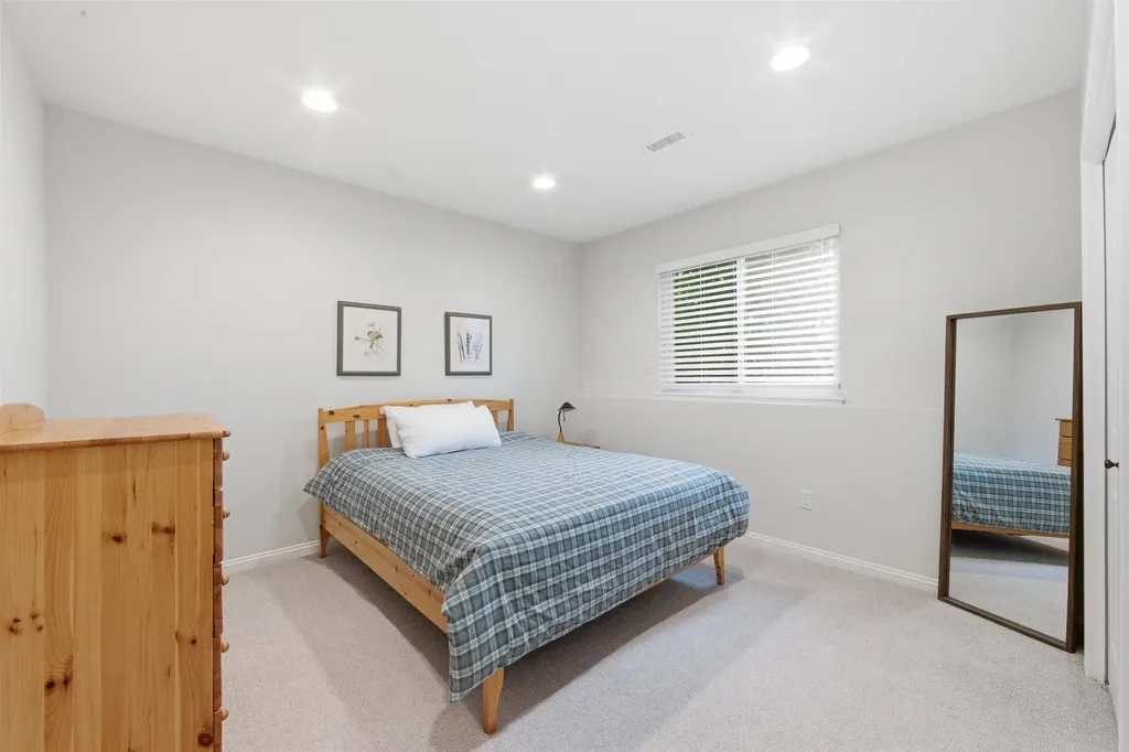 1813 N Wooddale Wichita KS 67230