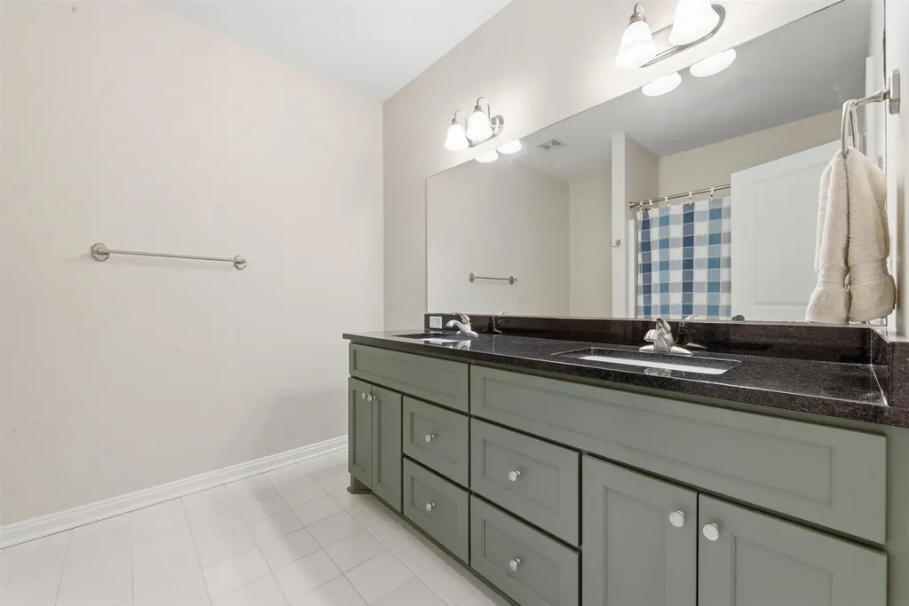 1813 N Wooddale Wichita KS 67230