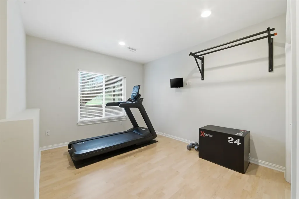 1813 N Wooddale Wichita KS 67230