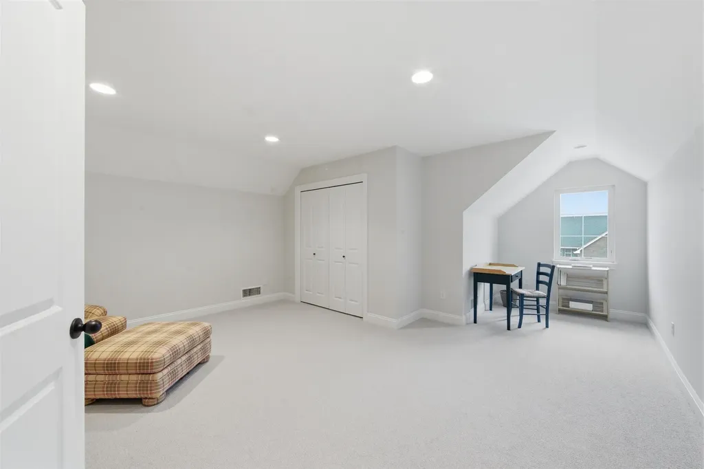 1813 N Wooddale Wichita KS 67230