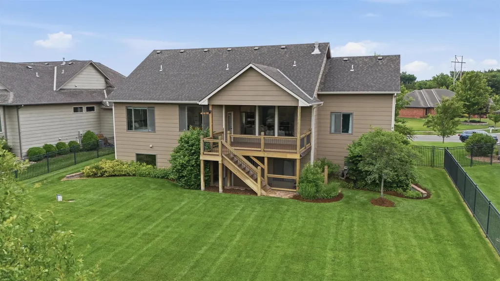 1813 N Wooddale Wichita KS 67230