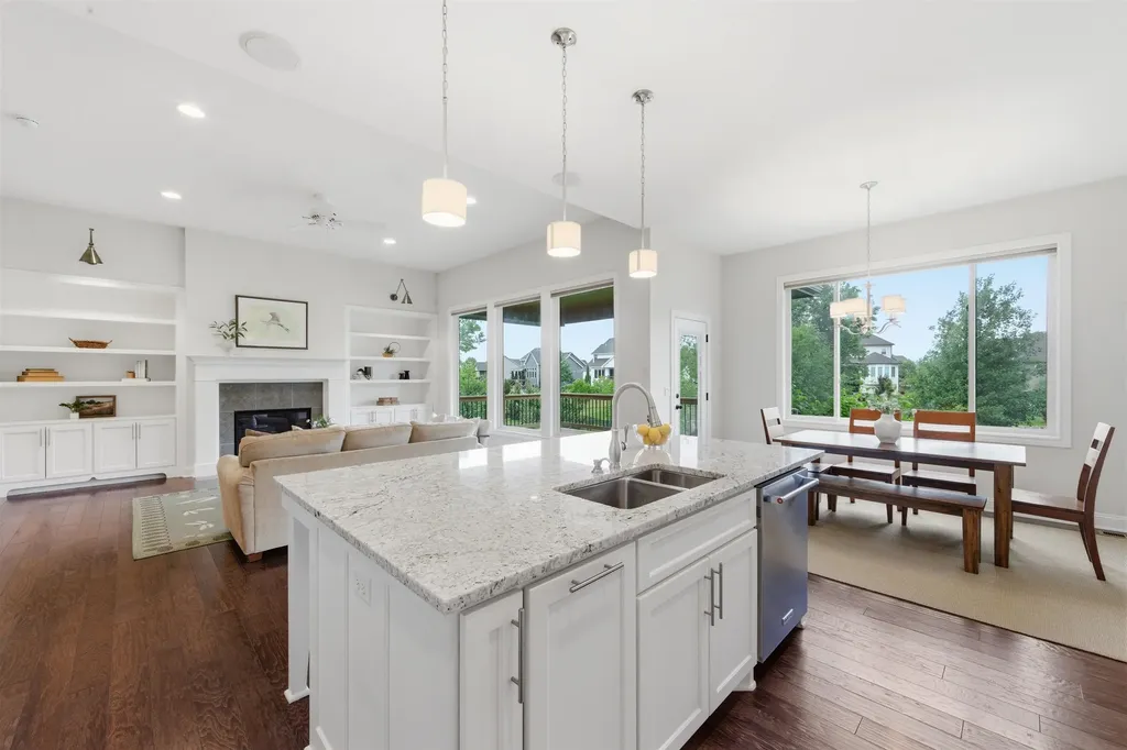 1813 N Wooddale Wichita KS 67230