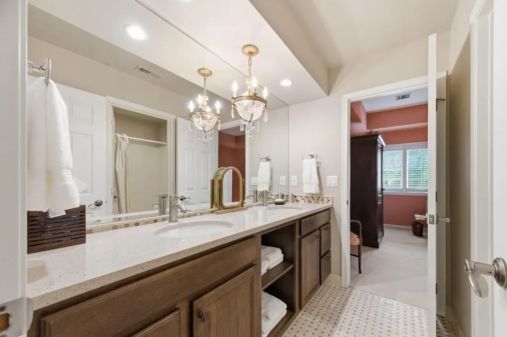 803 N Cypress Wichita KS 67206