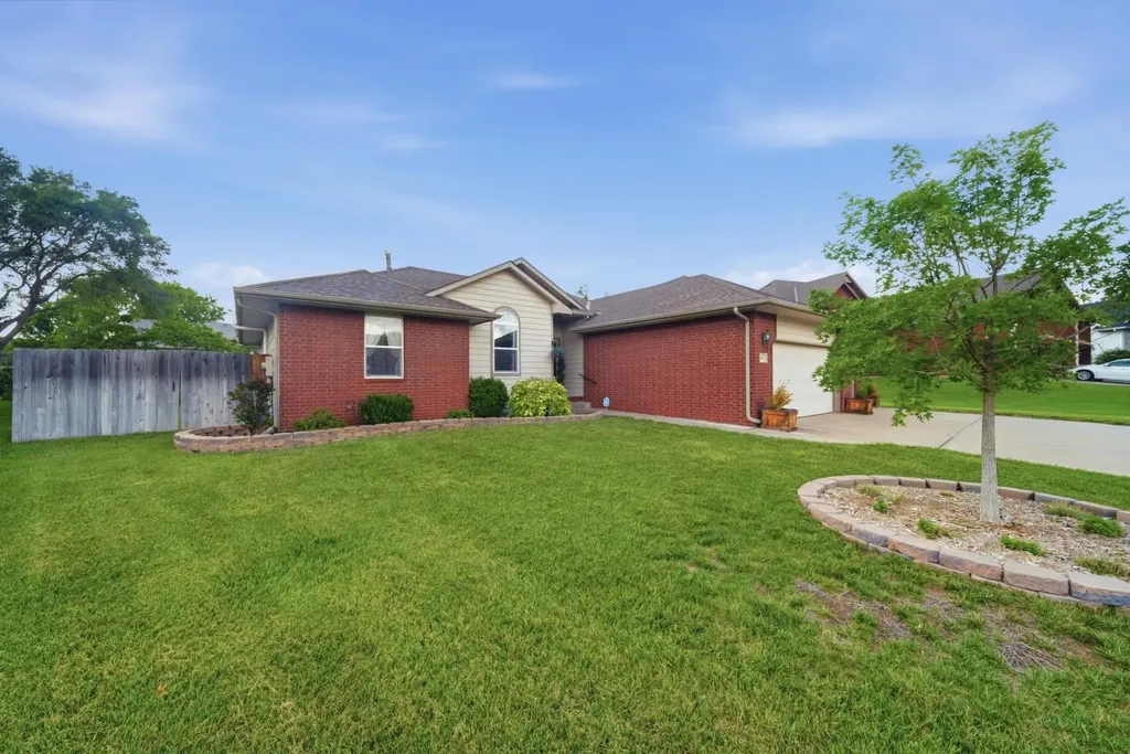 941 S Sandalwood Wichita KS 67230