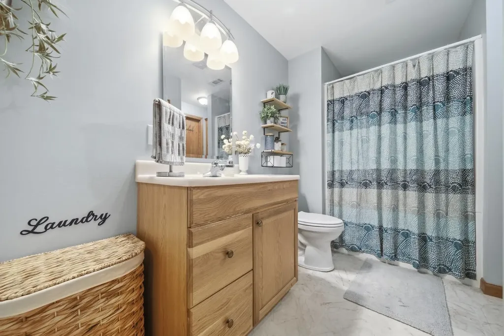 941 S Sandalwood Wichita KS 67230