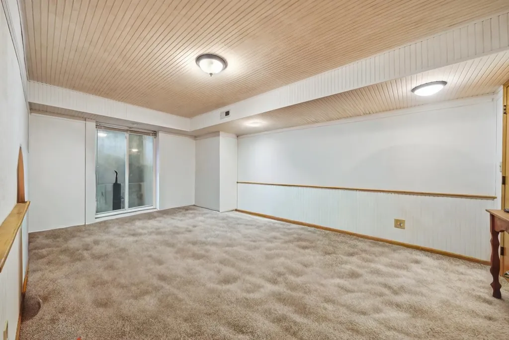 941 S Sandalwood Wichita KS 67230