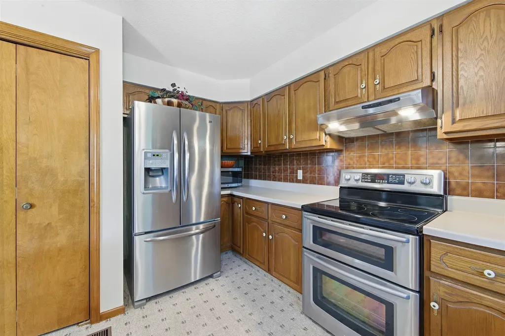 836 Trinity Court Newton KS 67114