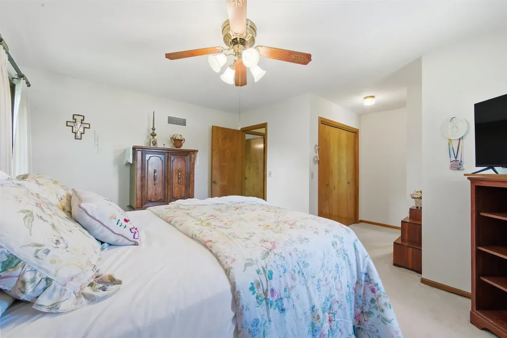 836 Trinity Court Newton KS 67114