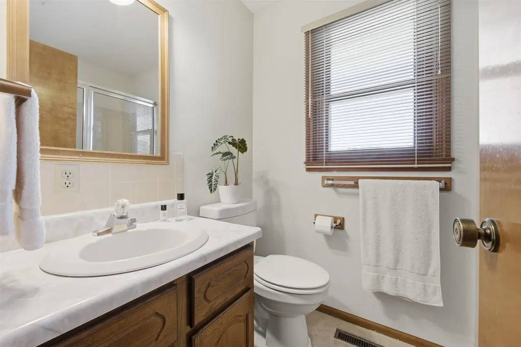 836 Trinity Court Newton KS 67114