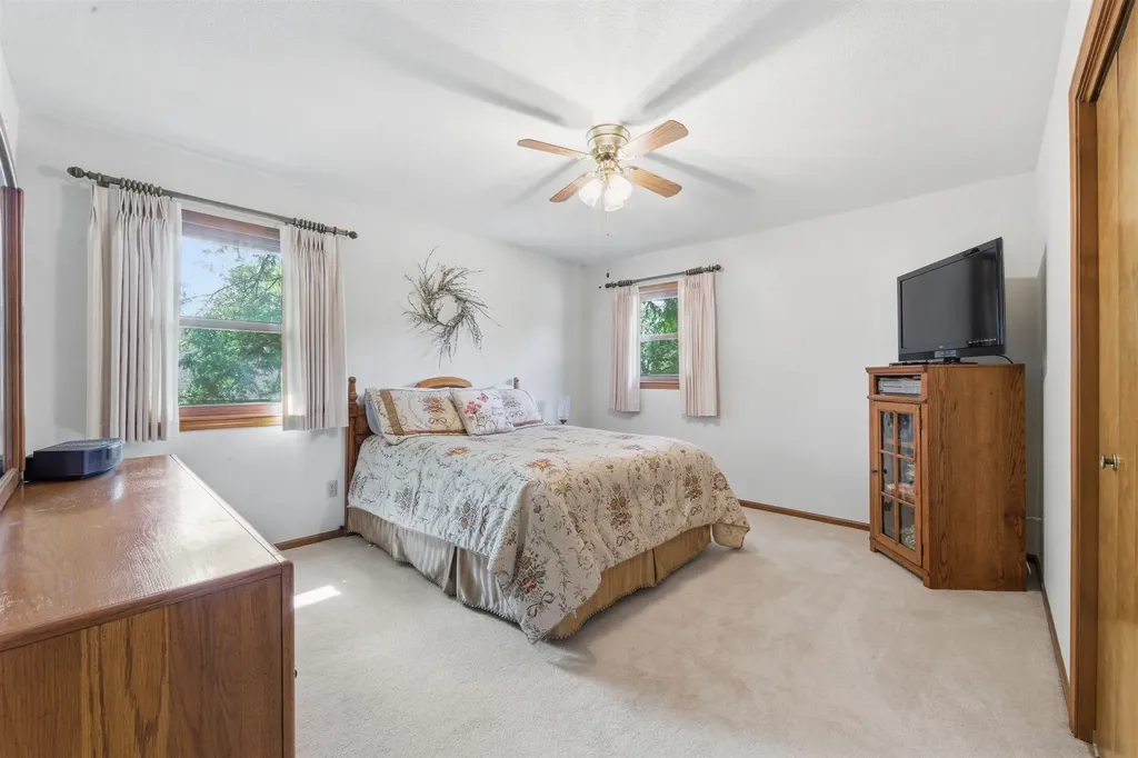 836 Trinity Court Newton KS 67114
