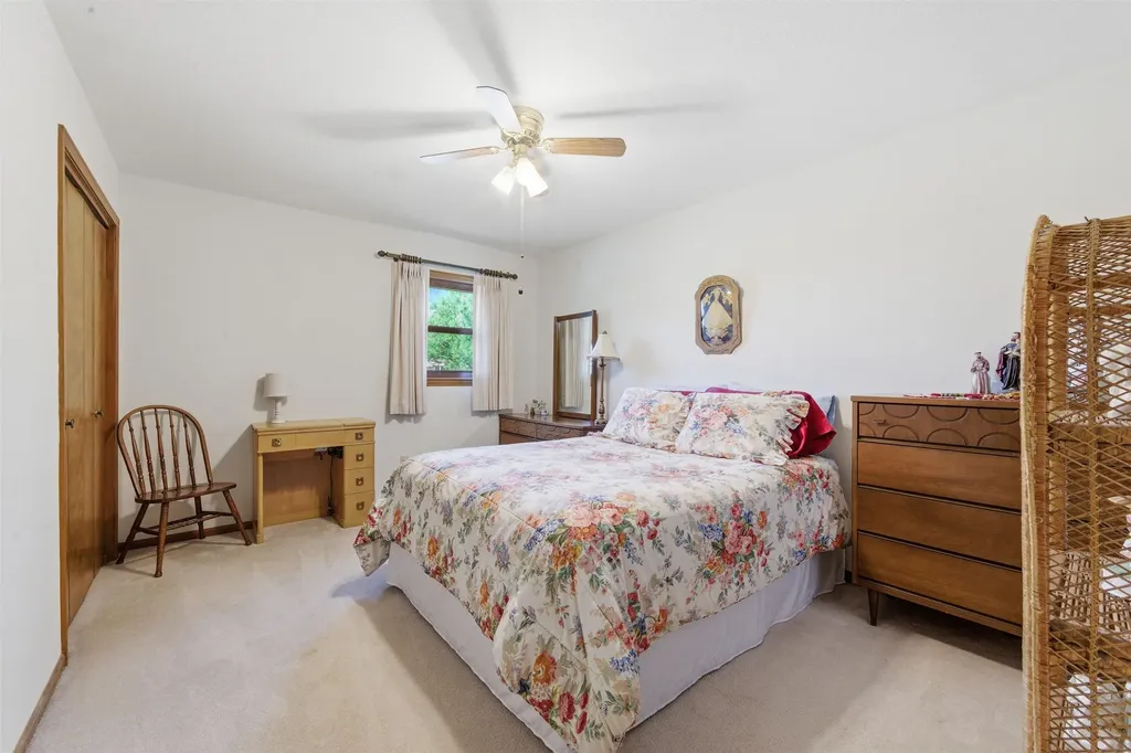 836 Trinity Court Newton KS 67114
