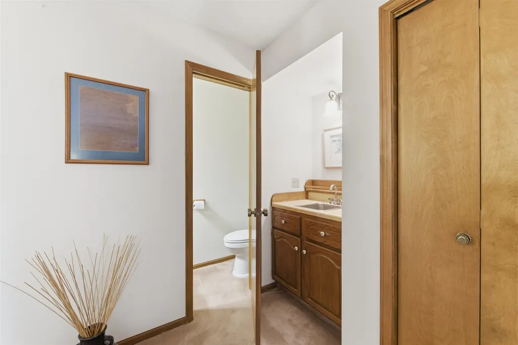 836 Trinity Court Newton KS 67114