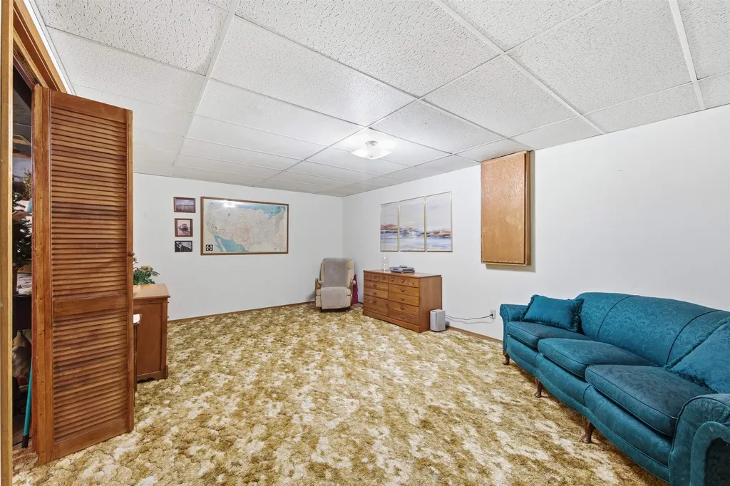 836 Trinity Court Newton KS 67114