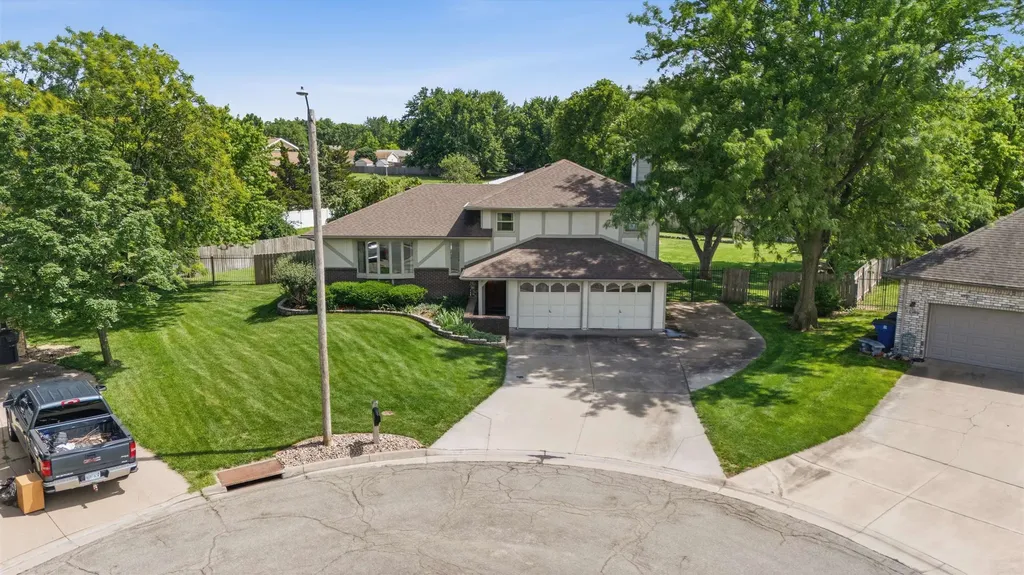 836 Trinity Court Newton KS 67114