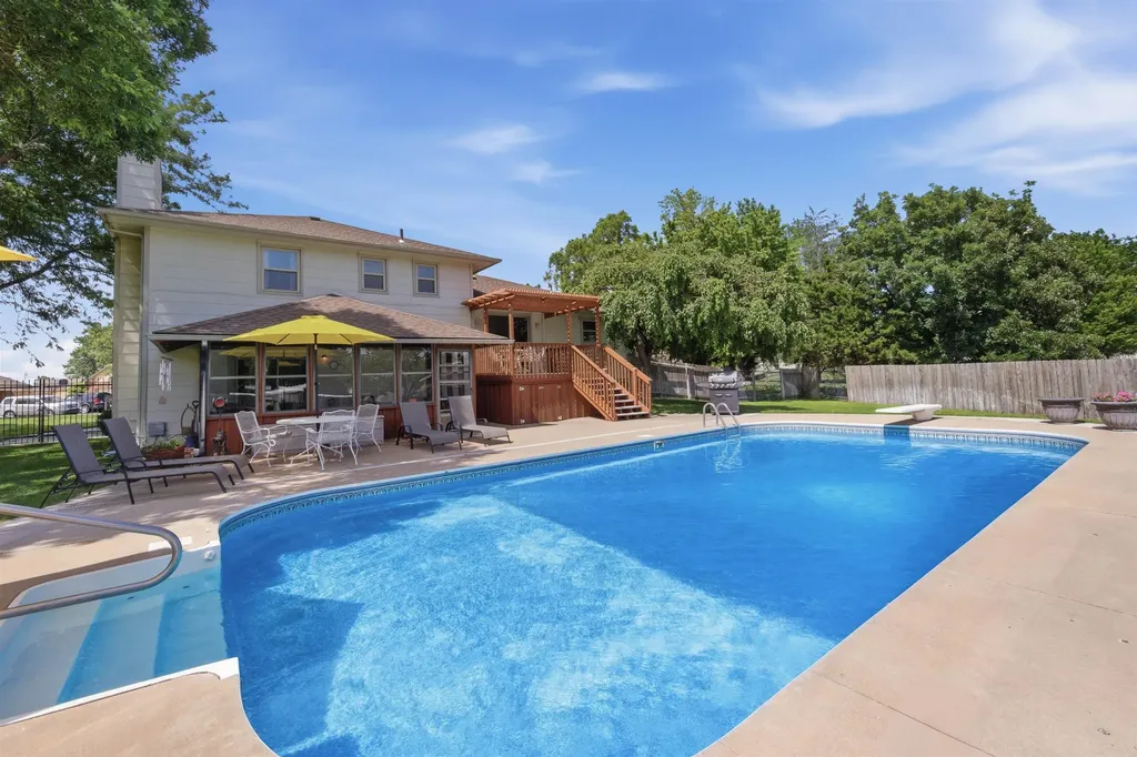 836 Trinity Court Newton KS 67114