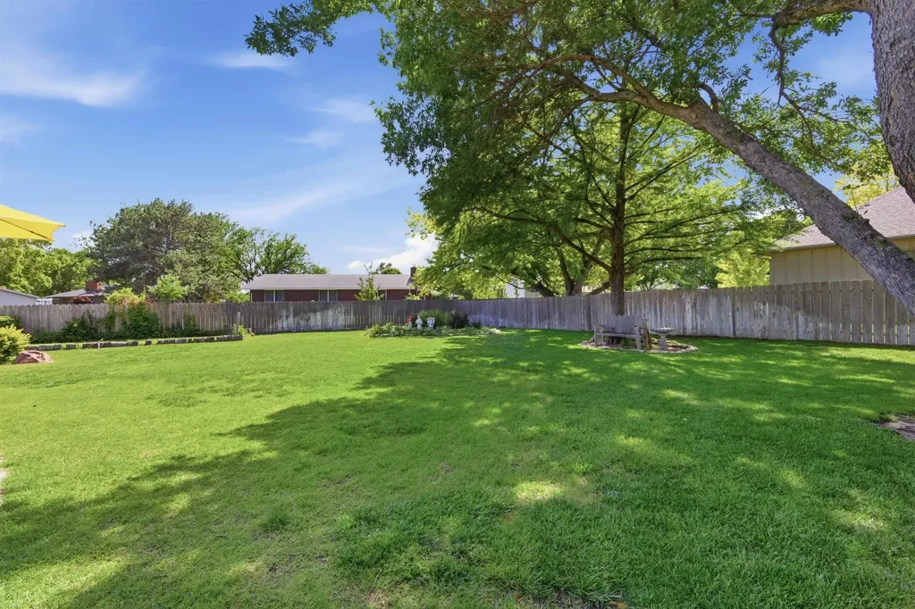 836 Trinity Court Newton KS 67114