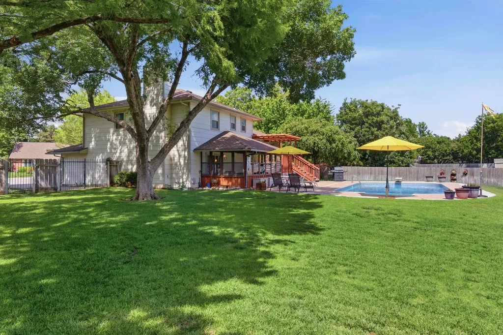 836 Trinity Court Newton KS 67114