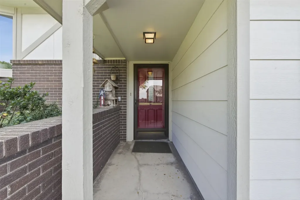 836 Trinity Court Newton KS 67114