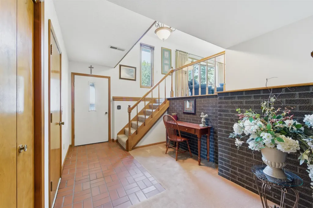 836 Trinity Court Newton KS 67114