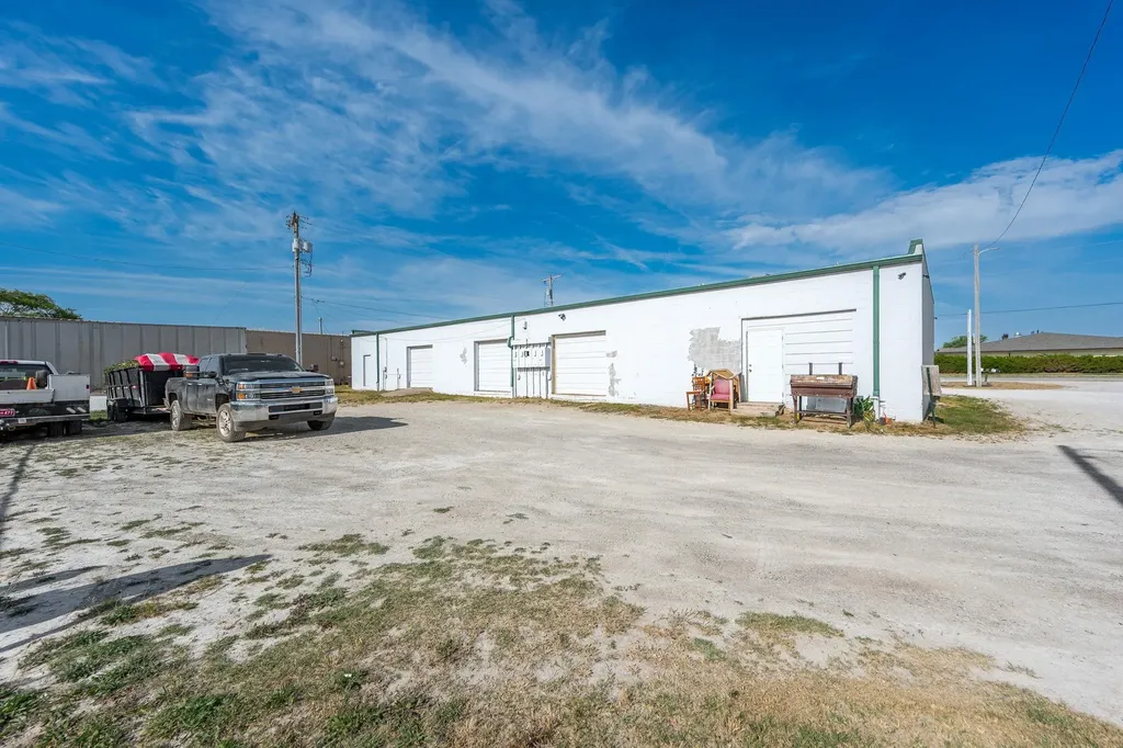 7530 N Broadway Haysville KS 67060
