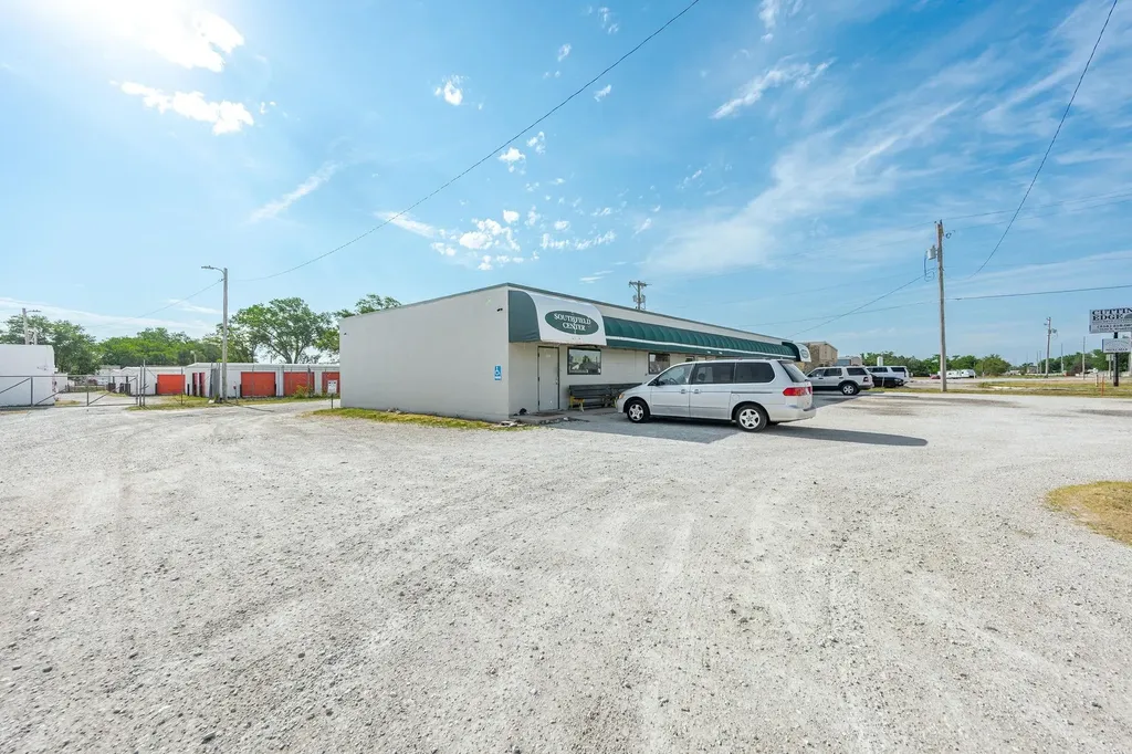 7530 N Broadway Haysville KS 67060